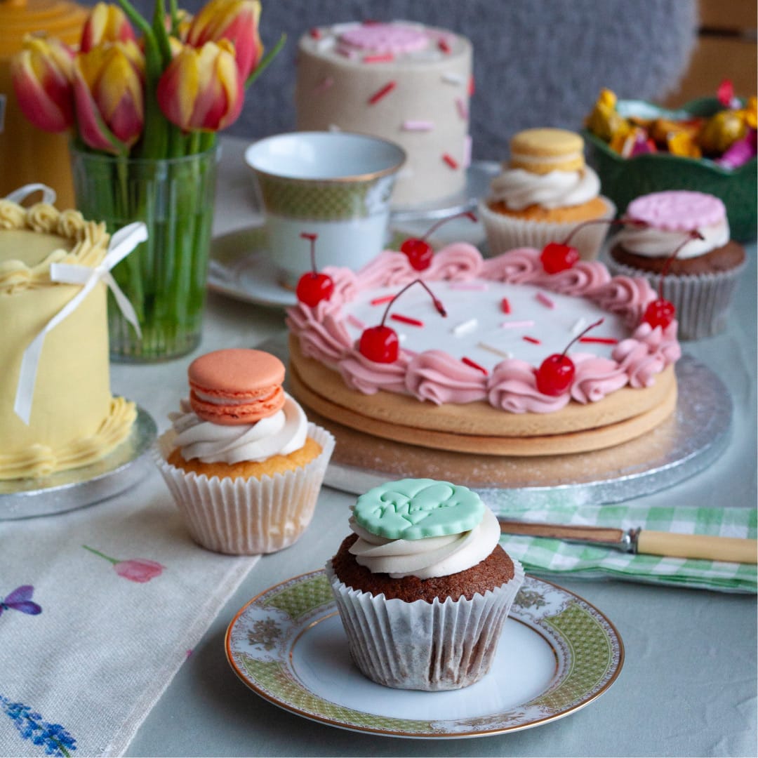 Mother's Day Giant Empire Biscuit - Image 3